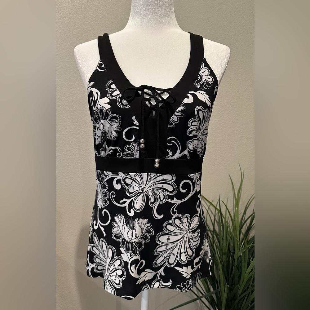 WHITE HOUSE BLACK MARKET Signature Knit Stretch Top Tank Size M Medium